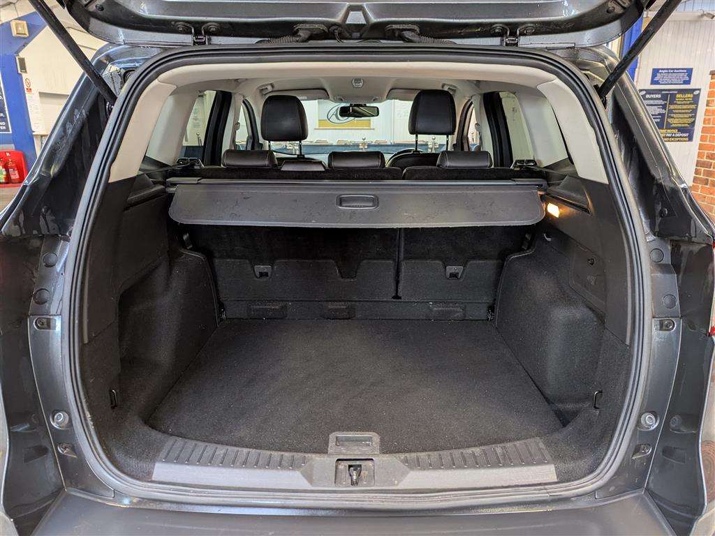 <p>2015 FORD KUGA TITANIUM</p>