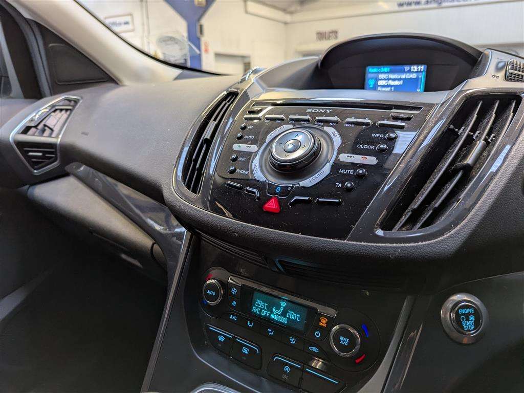 <p>2015 FORD KUGA TITANIUM</p>