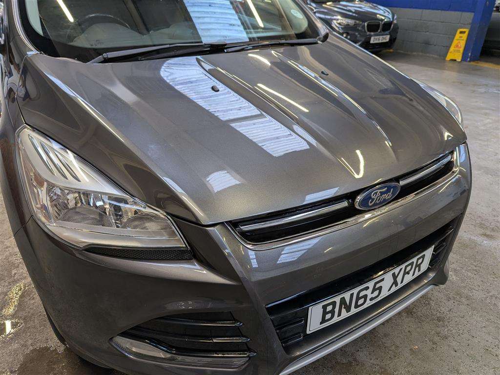 <p>2015 FORD KUGA TITANIUM</p>