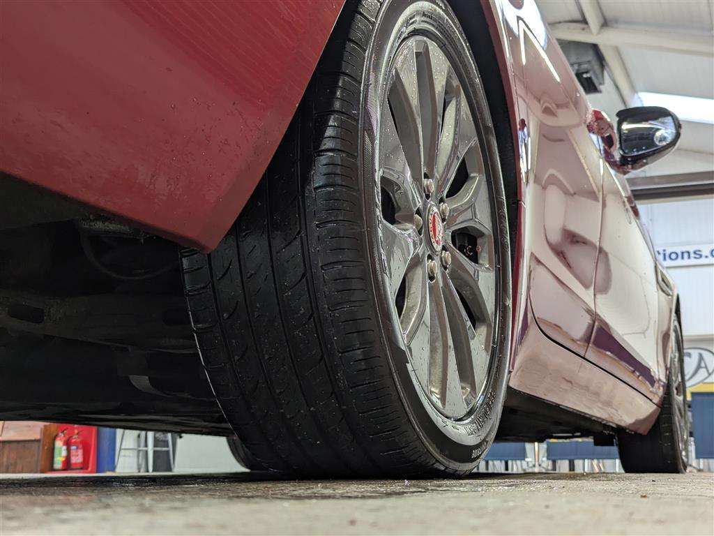 <p>2016 JAGUAR XE PRESTIGE D</p>