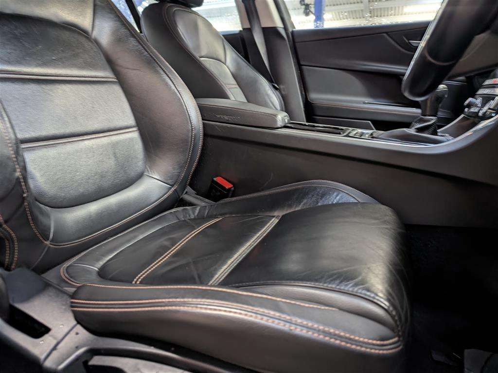<p>2016 JAGUAR XE PRESTIGE D</p>