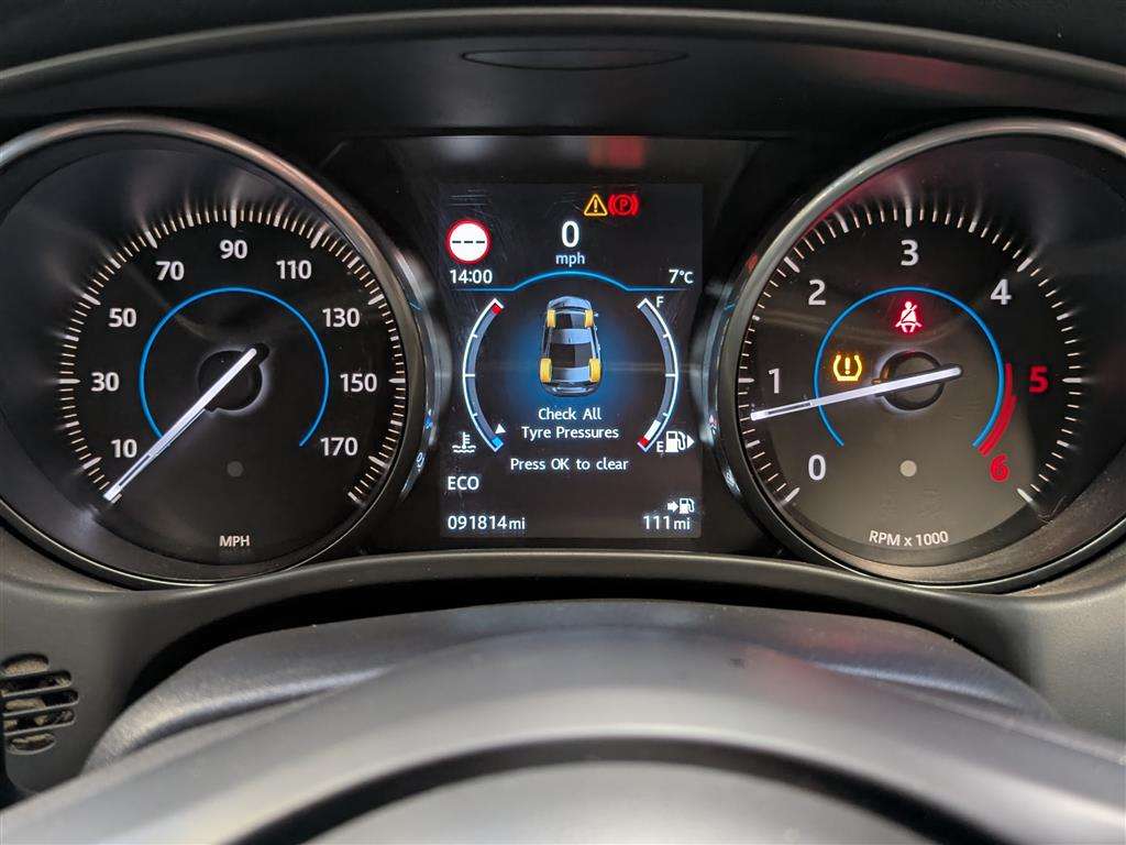 <p>2016 JAGUAR XE PRESTIGE D</p>