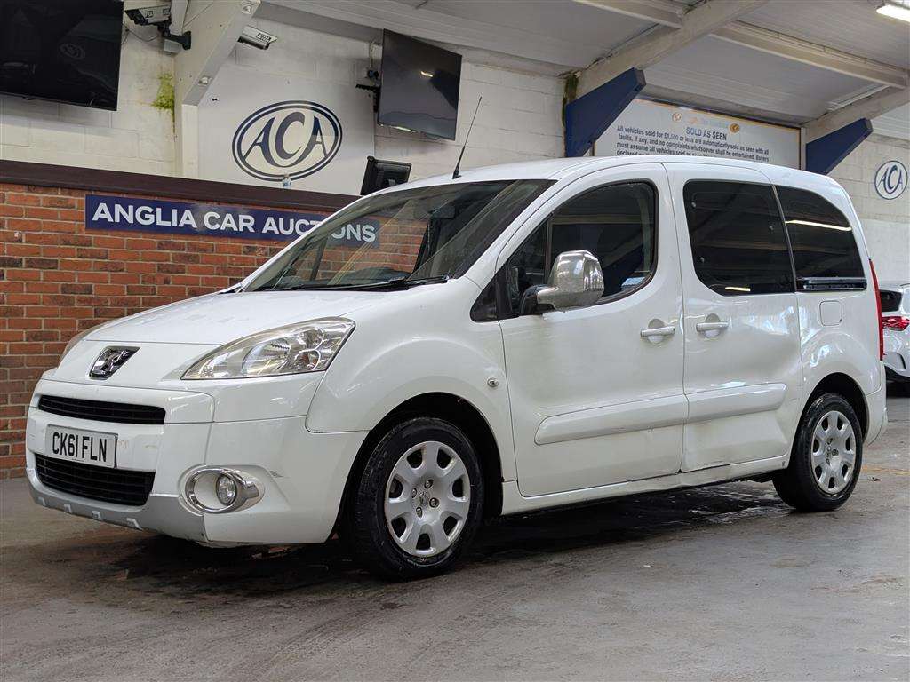 <p>2011 PEUGEOT PARTNER TEPEE S E-HDI S-A</p>