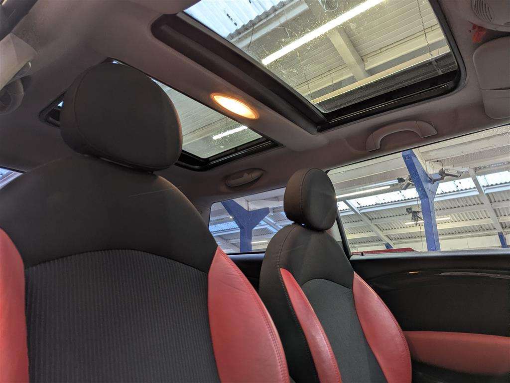 <p>2010 MINI COOPER AUTO **SOLD</p>