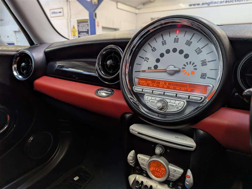 <p>2010 MINI COOPER AUTO **SOLD</p>