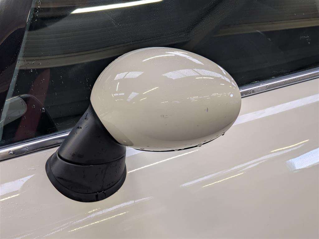 <p>2010 MINI COOPER AUTO **SOLD</p>