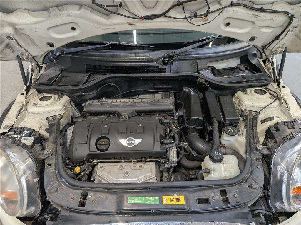 <p>2010 MINI COOPER AUTO **SOLD</p>