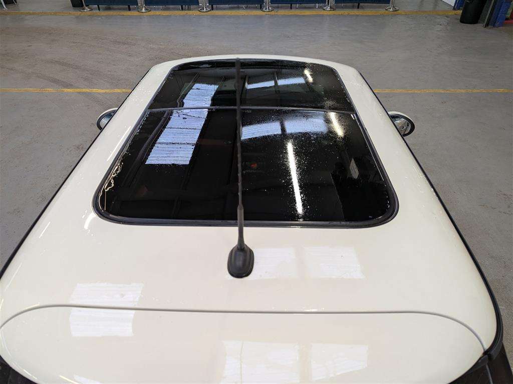 <p>2010 MINI COOPER AUTO **SOLD</p>