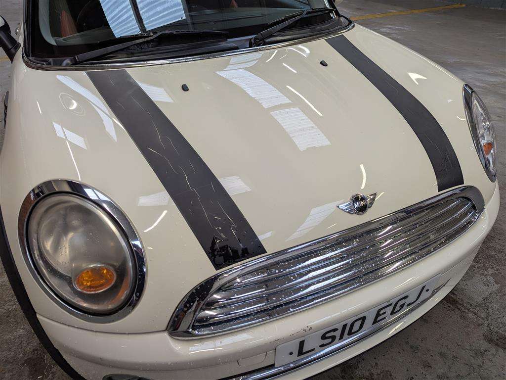 <p>2010 MINI COOPER AUTO **SOLD</p>