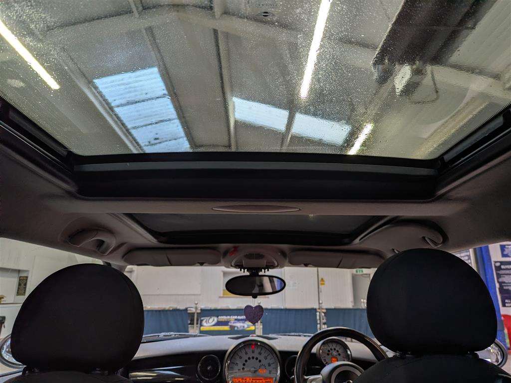 <p>2010 MINI COOPER AUTO **SOLD</p>