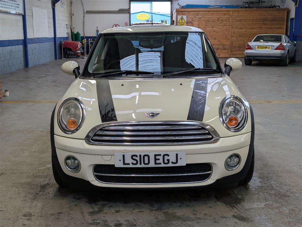 <p>2010 MINI COOPER AUTO **SOLD</p>