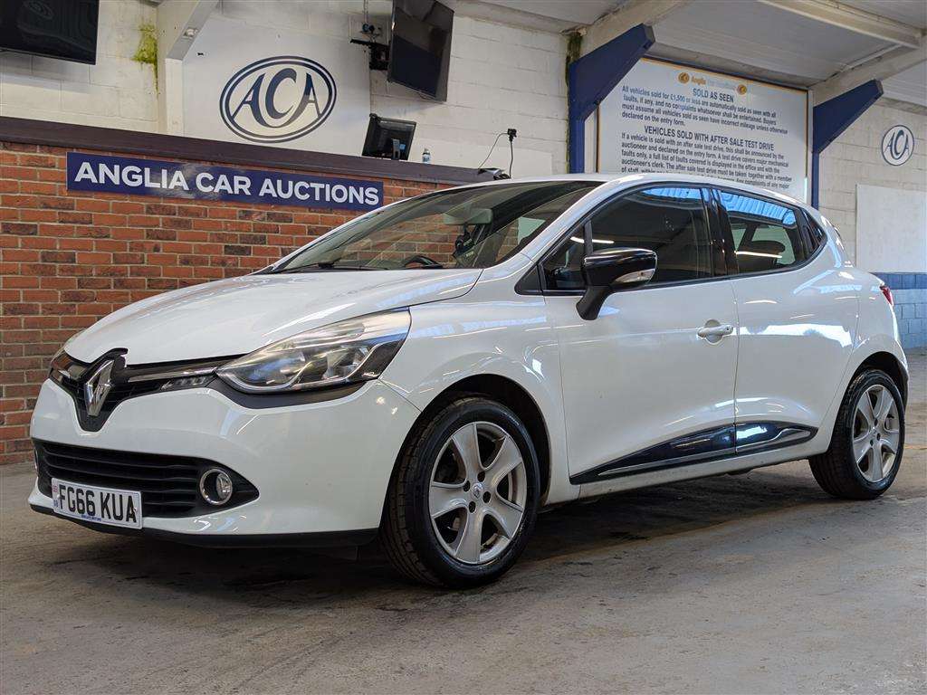 <p>2016 RENAULT CLIO DYNAMIQUE NAV 16V</p>