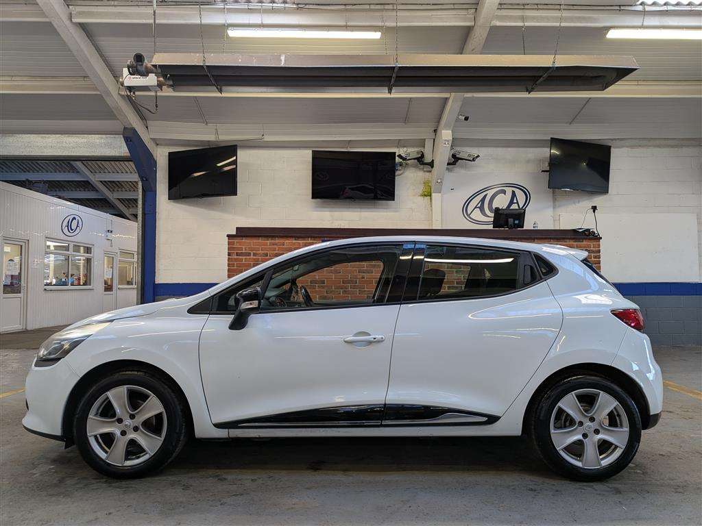 <p>2016 RENAULT CLIO DYNAMIQUE NAV 16V</p>