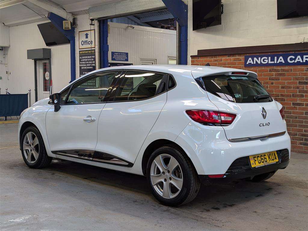 <p>2016 RENAULT CLIO DYNAMIQUE NAV 16V</p>