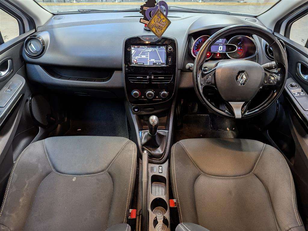 <p>2016 RENAULT CLIO DYNAMIQUE NAV 16V</p>