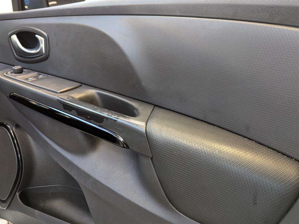 <p>2016 RENAULT CLIO DYNAMIQUE NAV 16V</p>