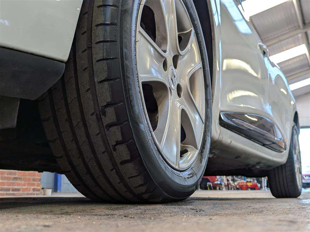 <p>2016 RENAULT CLIO DYNAMIQUE NAV 16V</p>