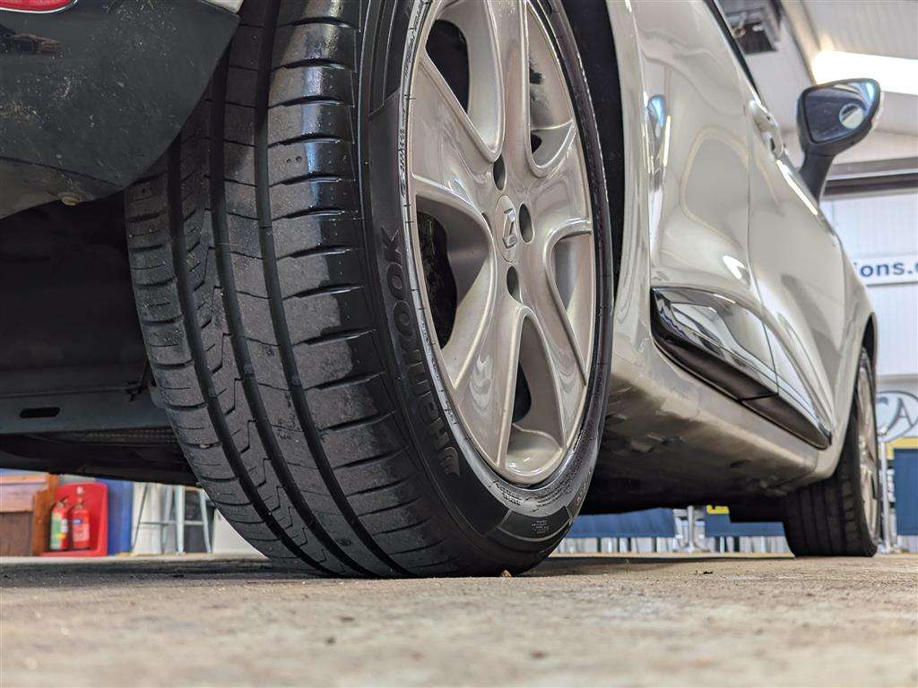 <p>2016 RENAULT CLIO DYNAMIQUE NAV 16V</p>