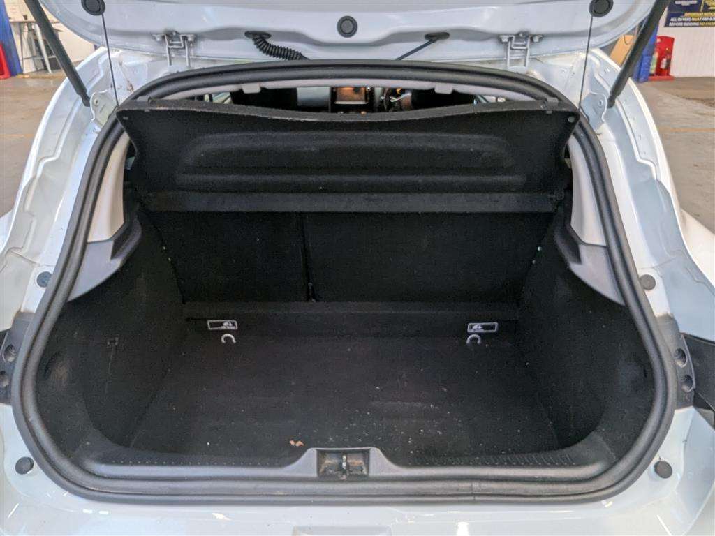 <p>2016 RENAULT CLIO DYNAMIQUE NAV 16V</p>