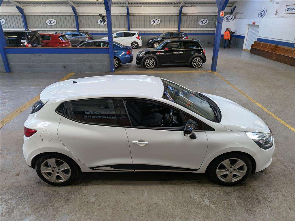 <p>2016 RENAULT CLIO DYNAMIQUE NAV 16V</p>