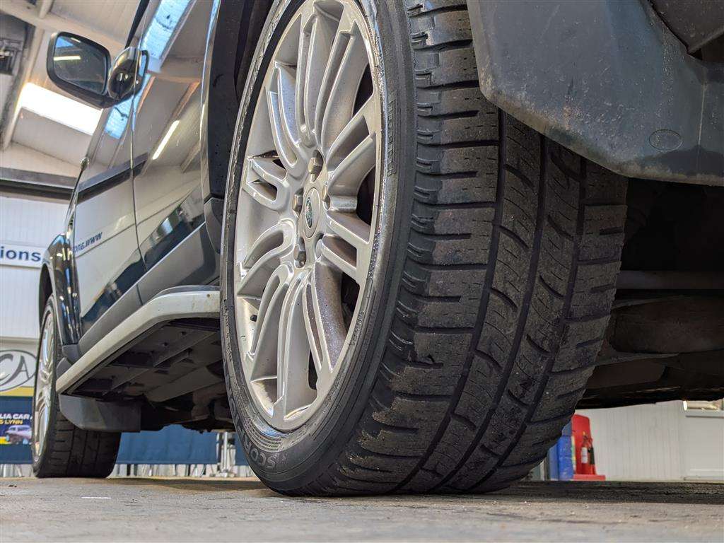 <p>2011 LAND ROVER DISCOVERY HSE SDV6 AUTO</p>