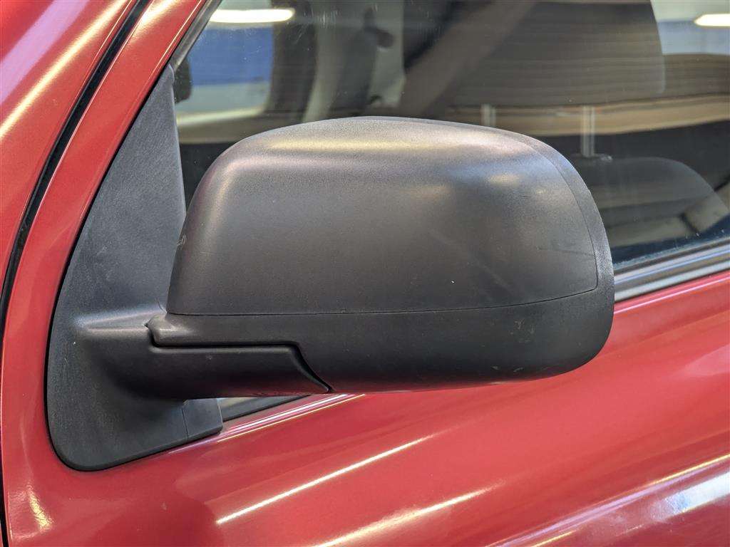 <p>2011 NISSAN MICRA VISIA</p>