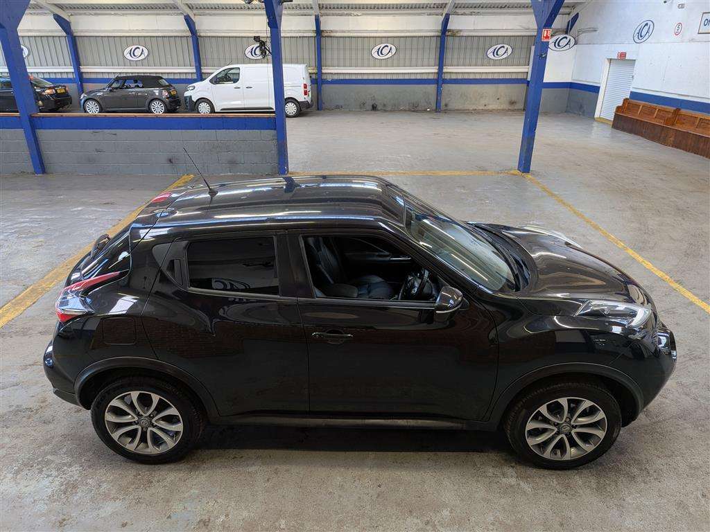 <p>2016 NISSAN JUKE TEKNA CVT</p>
