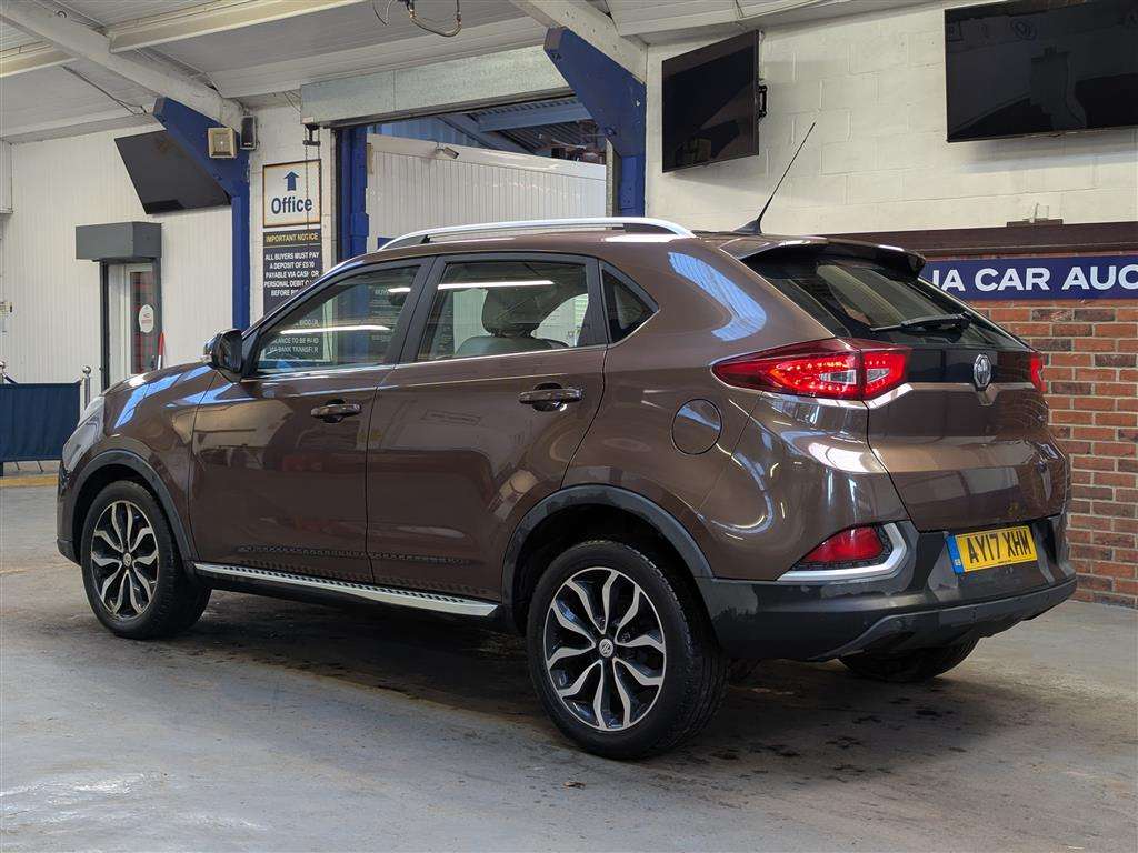 <p>2017 MG GS EXCLUSIVE</p>