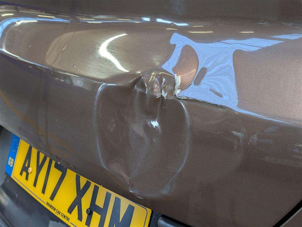 <p>2017 MG GS EXCLUSIVE</p>