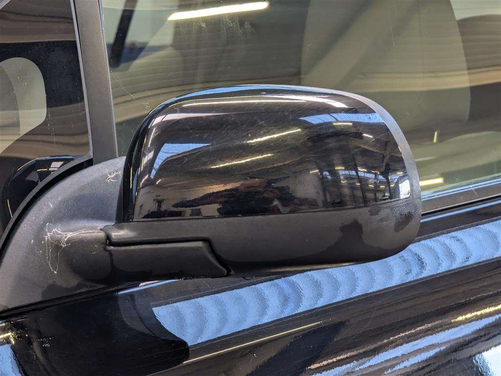 <p>2012 NISSAN LEAF</p>