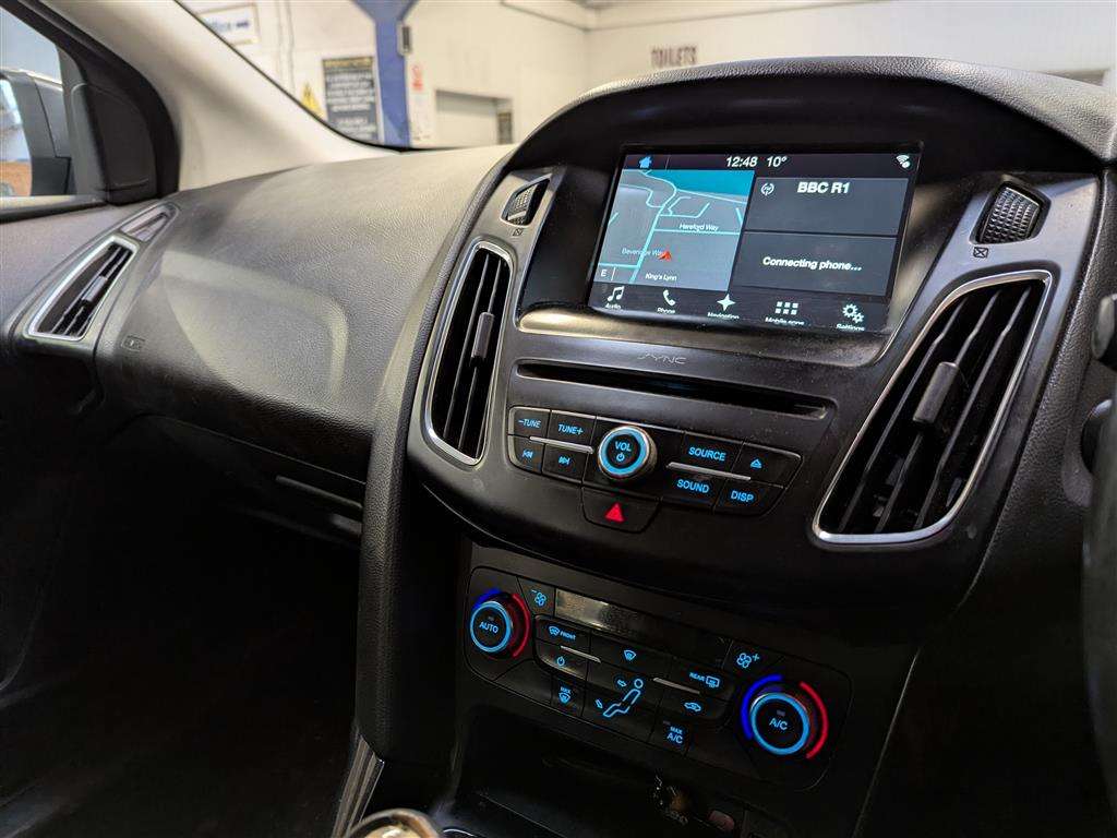 <p>2017 FORD FOCUS TITANIUM TDCI</p>