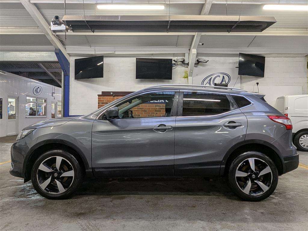 <p>2016 NISSAN QASHQAI N-CONNECTA DIG-T</p>