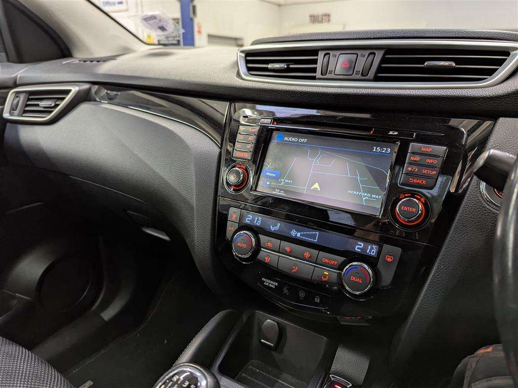 <p>2016 NISSAN QASHQAI N-CONNECTA DIG-T</p>