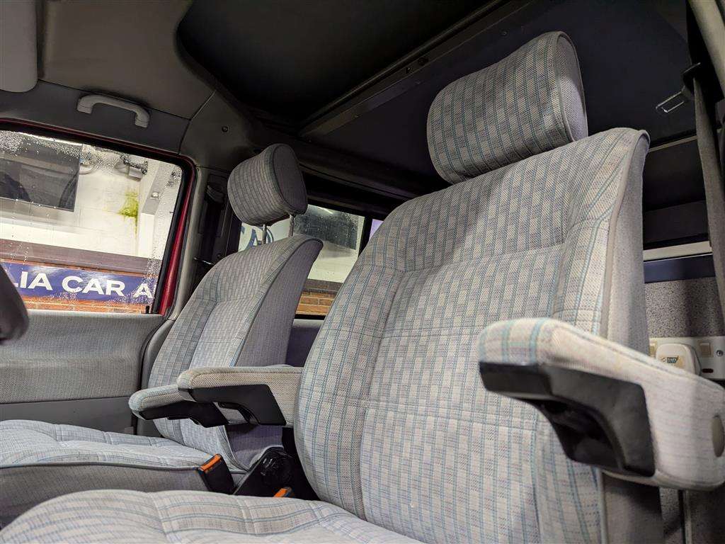 <p>1992 VOLKSWAGEN TRANSPORTER</p>