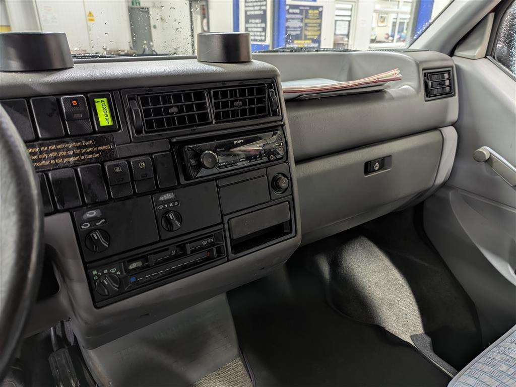 <p>1992 VOLKSWAGEN TRANSPORTER</p>