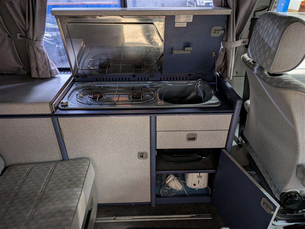 <p>1992 VOLKSWAGEN TRANSPORTER</p>