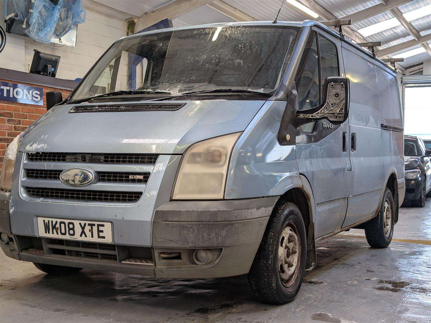 <p>2008 FORD TRANSIT 85 T260S FWD</p>