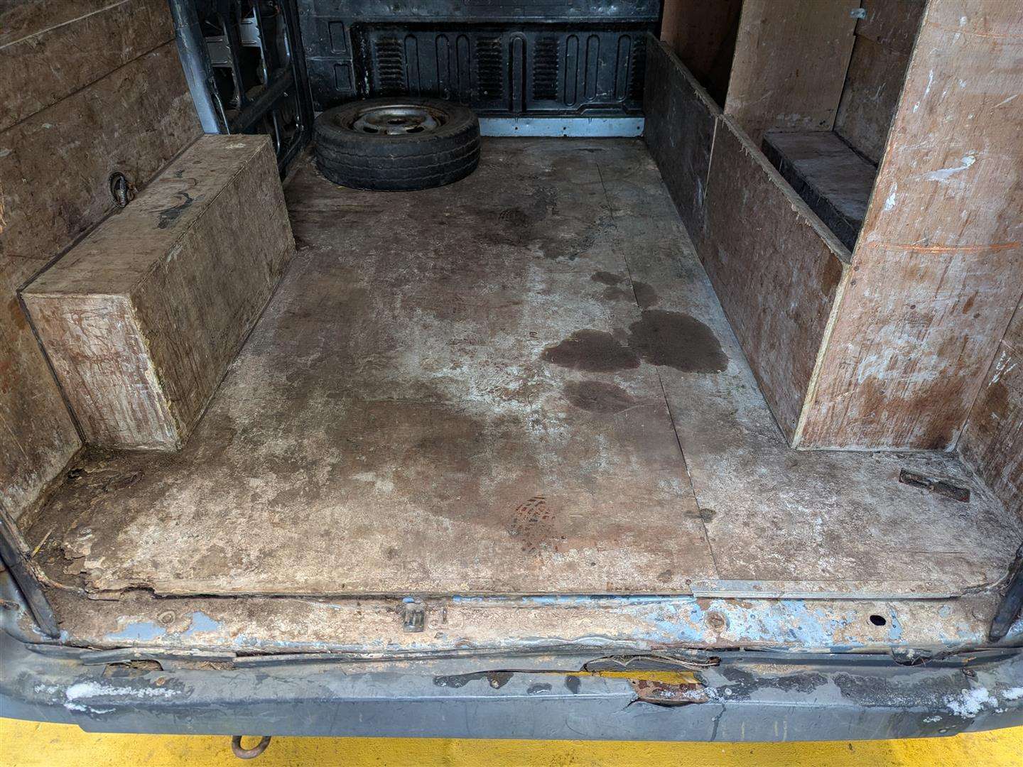 <p>2008 FORD TRANSIT 85 T260S FWD</p>