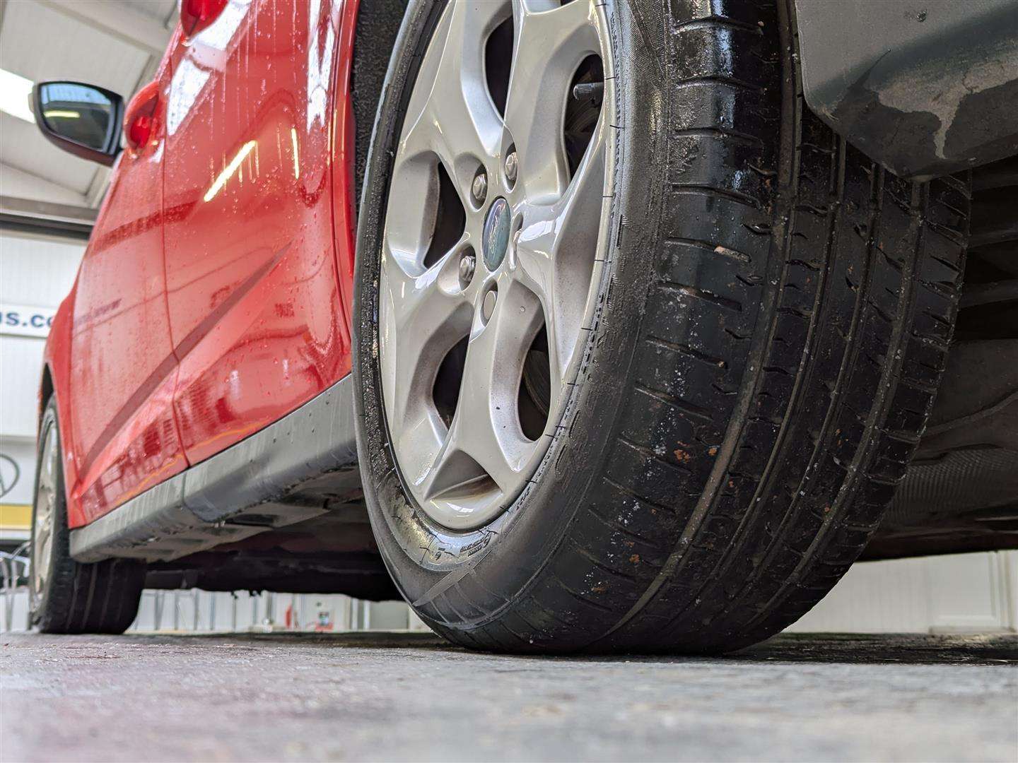 <p>2014 FORD GRAND C-MAX ZETEC TDCI 11</p>