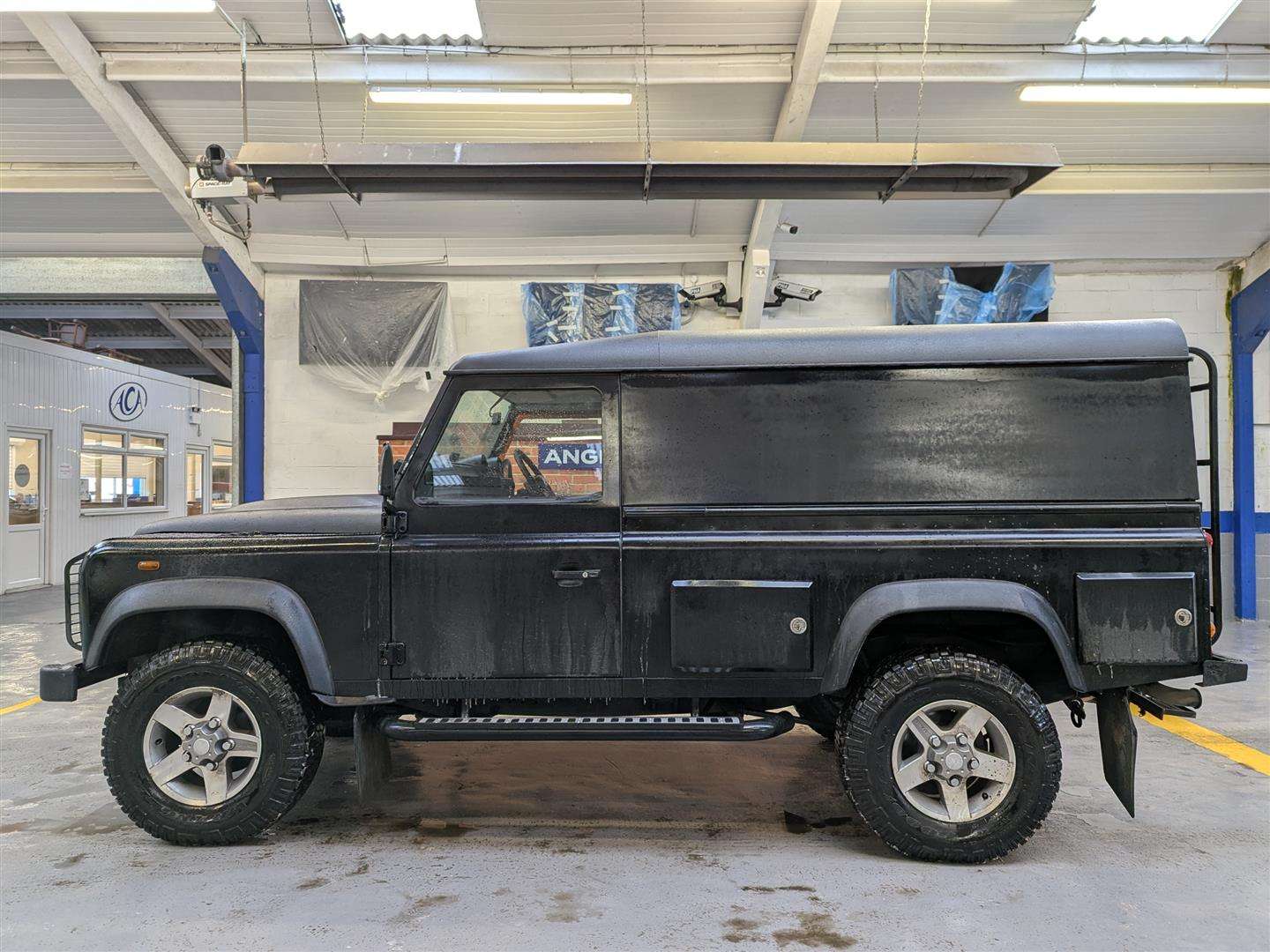 <p>2013 LAND ROVER DEFENDER 110 HARD TOP TD</p>