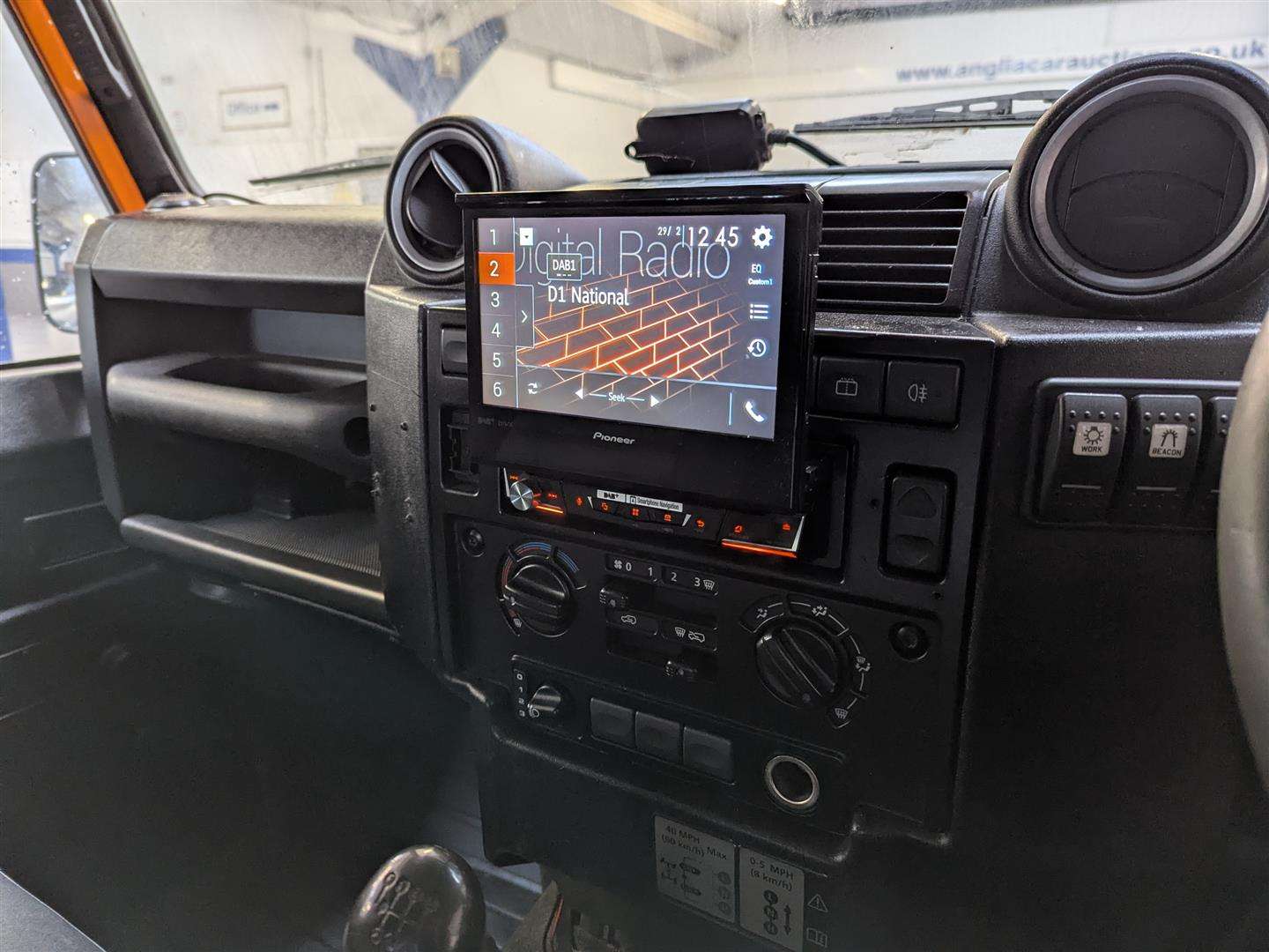 <p>2013 LAND ROVER DEFENDER 110 HARD TOP TD</p>