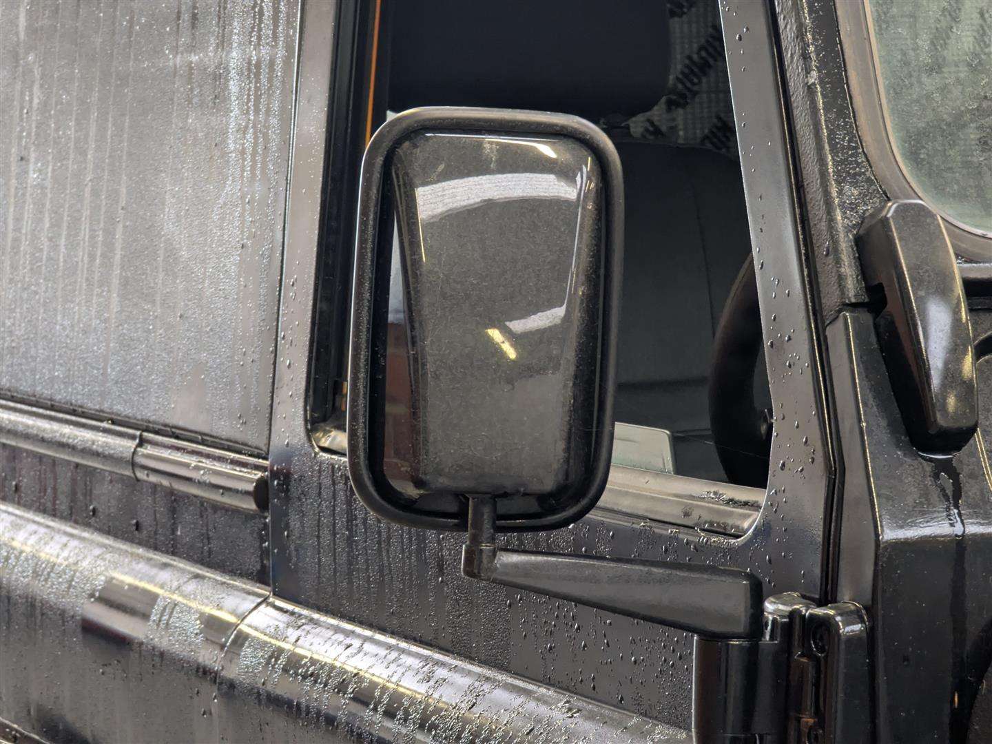 <p>2013 LAND ROVER DEFENDER 110 HARD TOP TD</p>