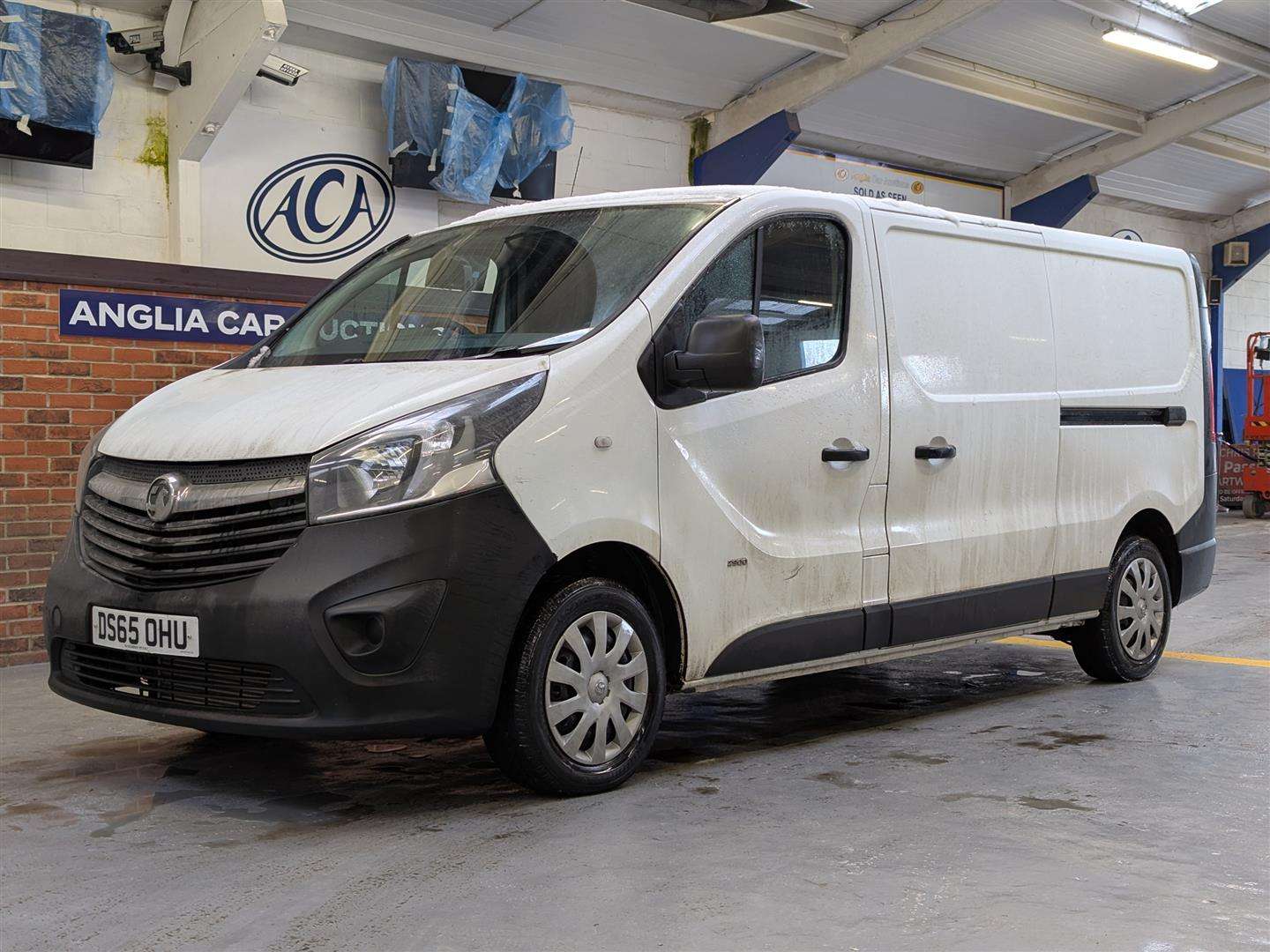 <p>2015 VAUXHALL VIVARO 2900 CDTI</p>