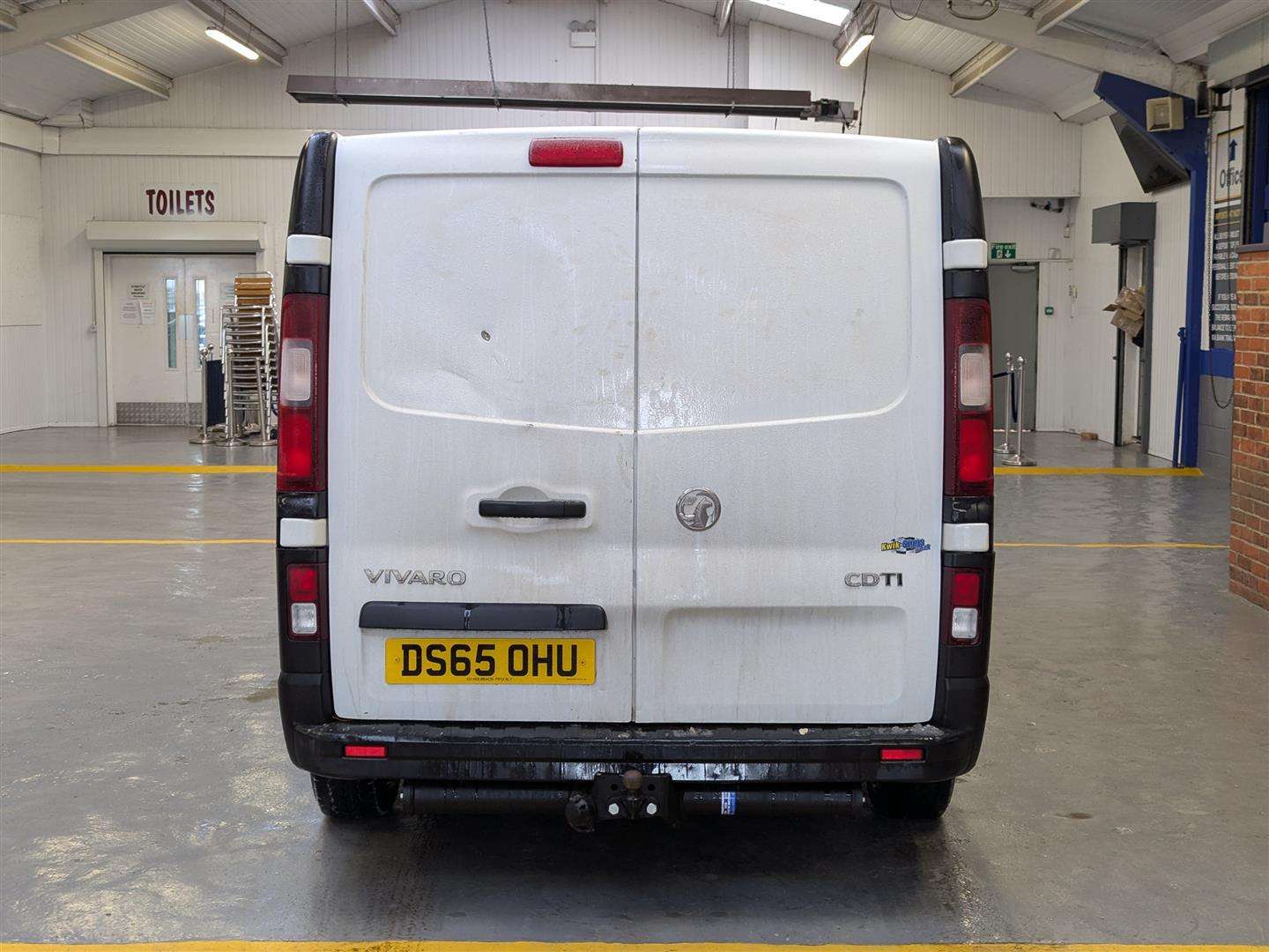 <p>2015 VAUXHALL VIVARO 2900 CDTI</p>