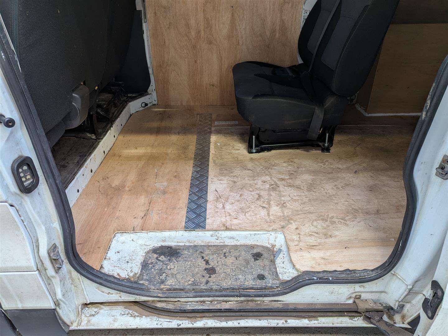 <p>2015 VAUXHALL VIVARO 2900 CDTI</p>