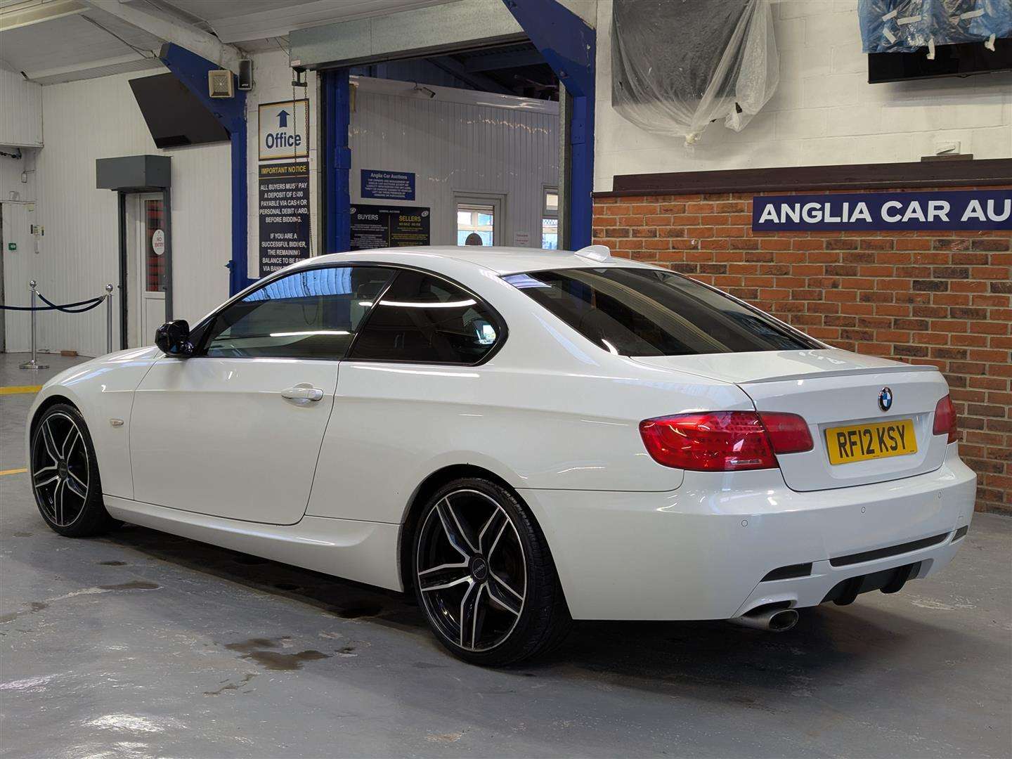 <p>2012 BMW 320D SPORT PLUS EDITION</p>