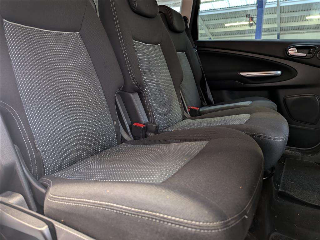 <p>2013 FORD S-MAX ZETEC TDCI 140</p>