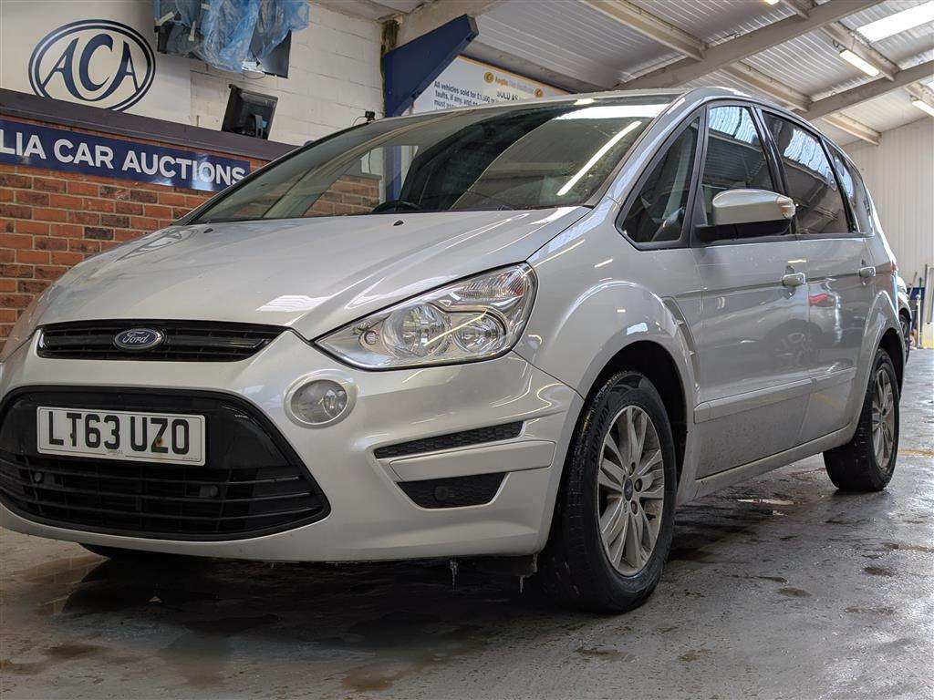 <p>2013 FORD S-MAX ZETEC TDCI 140</p>