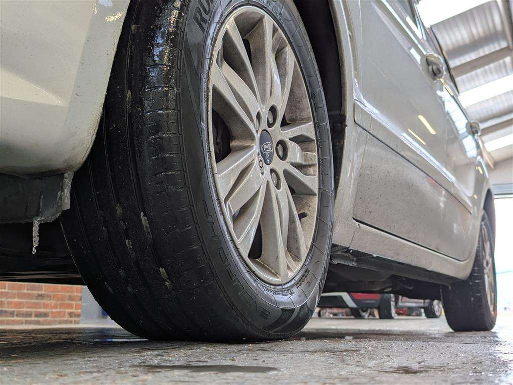 <p>2013 FORD S-MAX ZETEC TDCI 140</p>