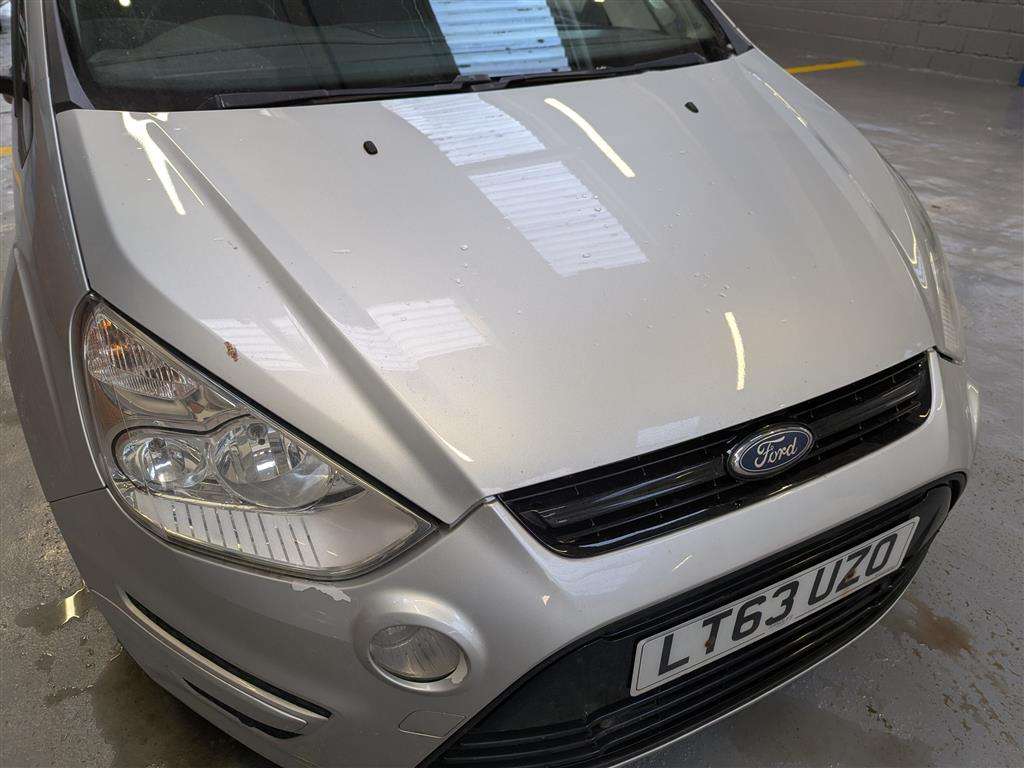<p>2013 FORD S-MAX ZETEC TDCI 140</p>